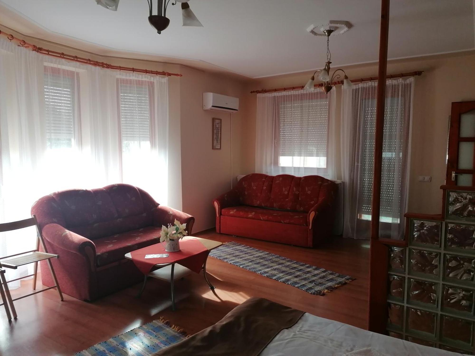 Iglodi Panzio Hotell Kunszentmárton Exteriör bild