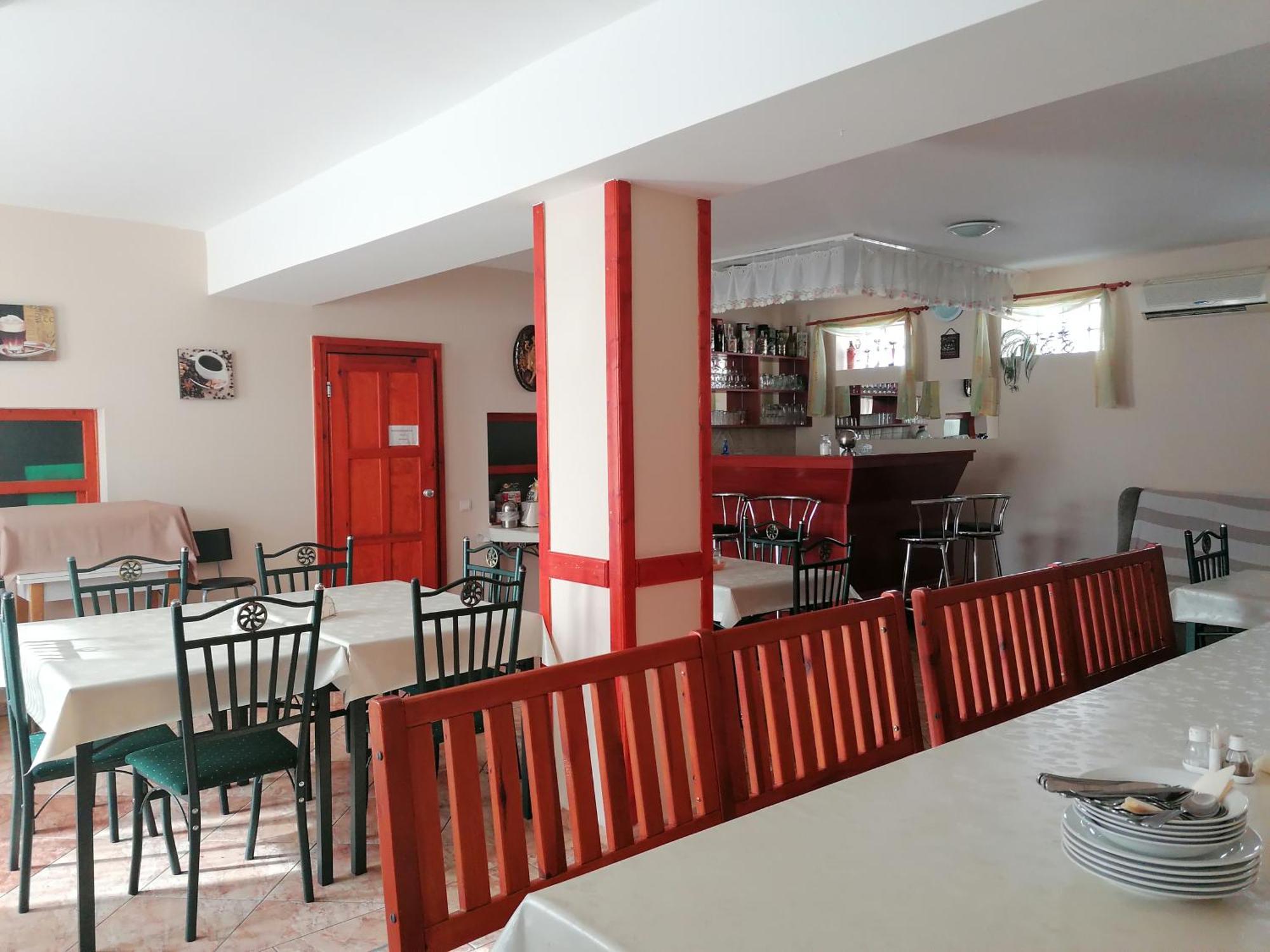 Iglodi Panzio Hotell Kunszentmárton Exteriör bild