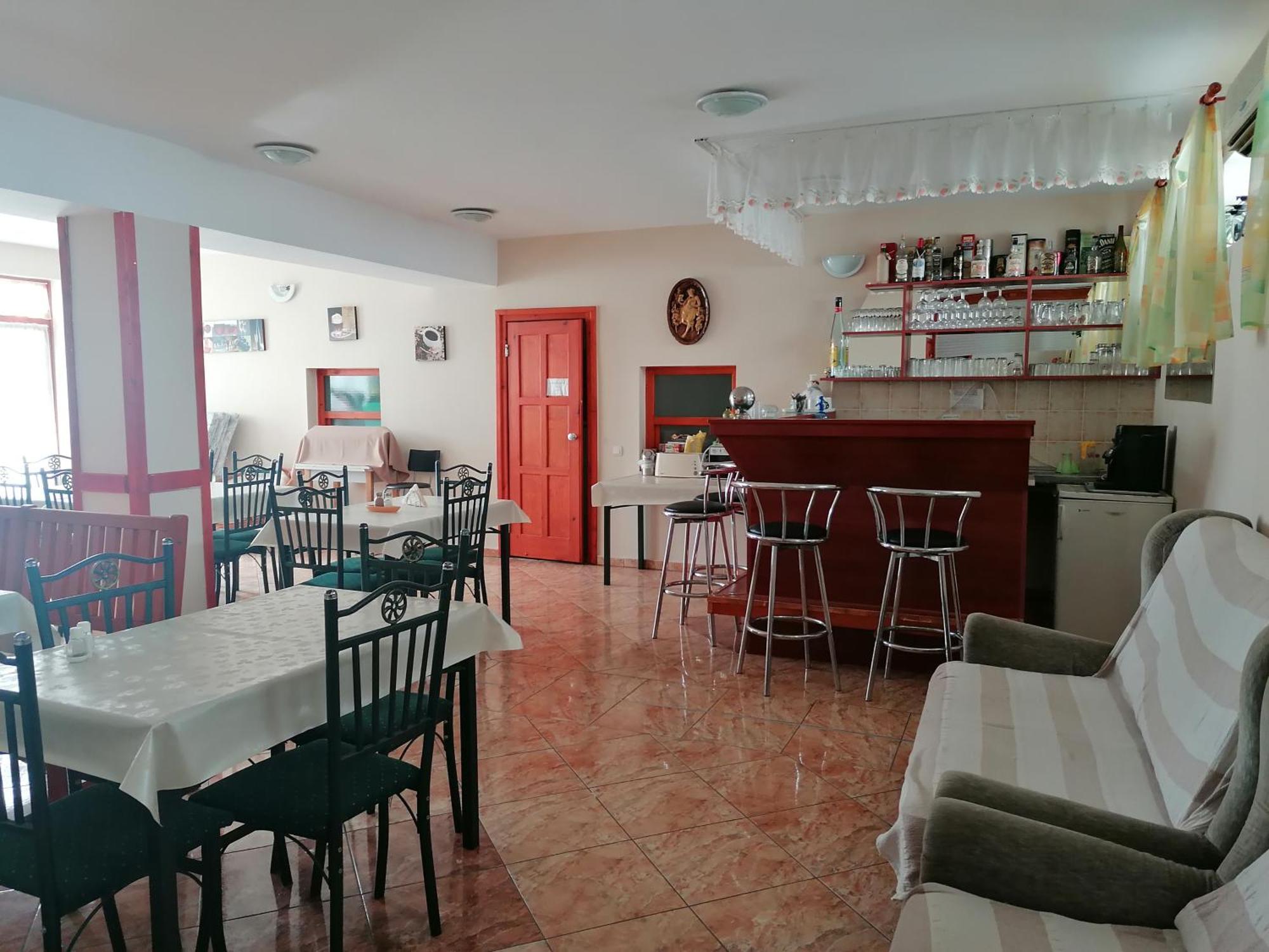 Iglodi Panzio Hotell Kunszentmárton Exteriör bild