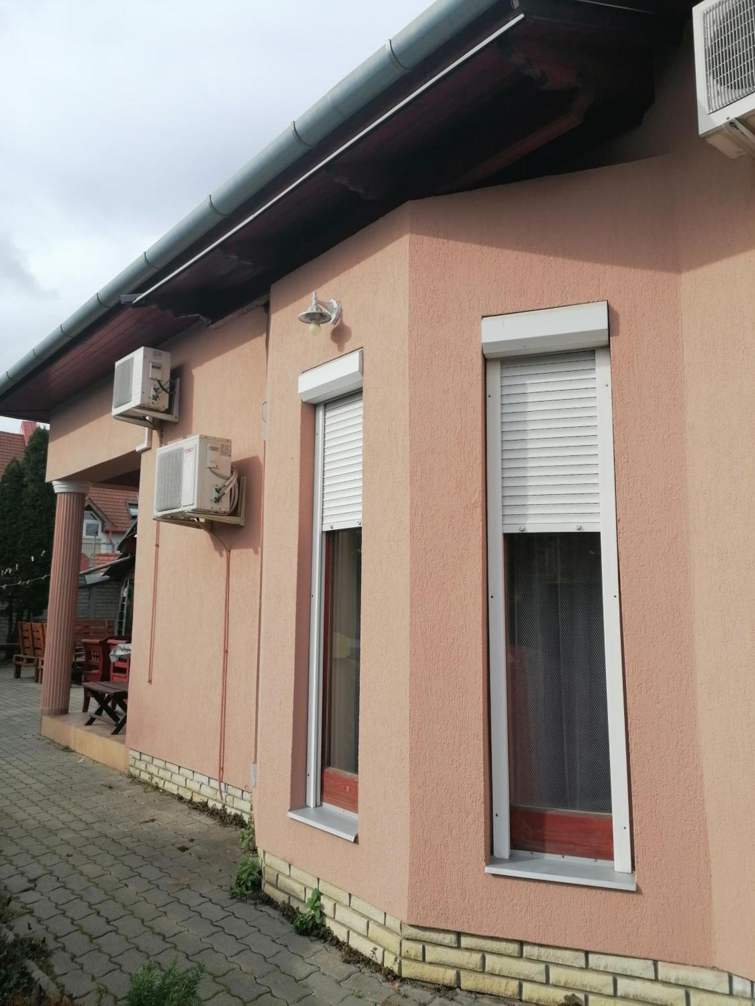 Iglodi Panzio Hotell Kunszentmárton Exteriör bild